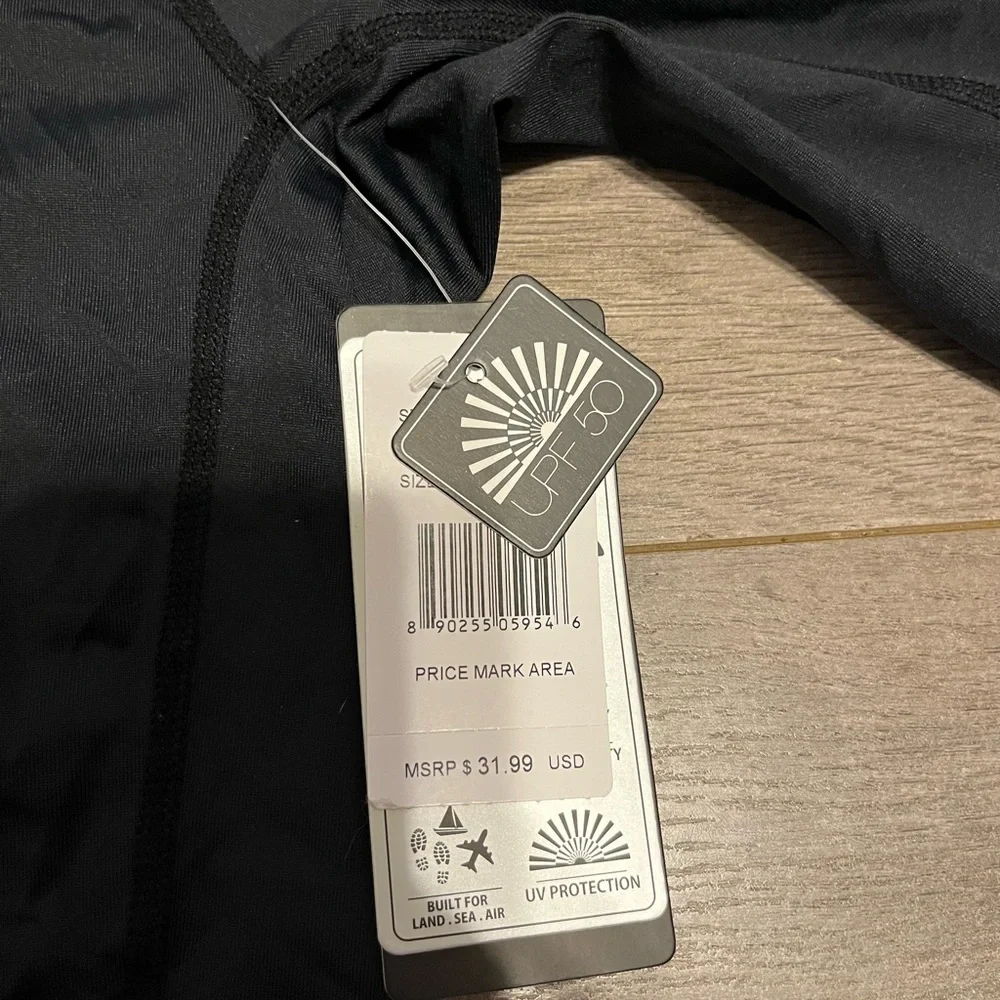 CAN • Rash Guard - Picture 2 of 2